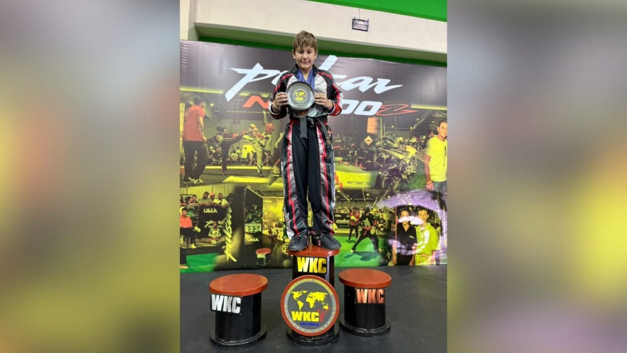 Cancunense Gustavo Martínez brilla en la Copa WKC de kickboxing en Guatemala