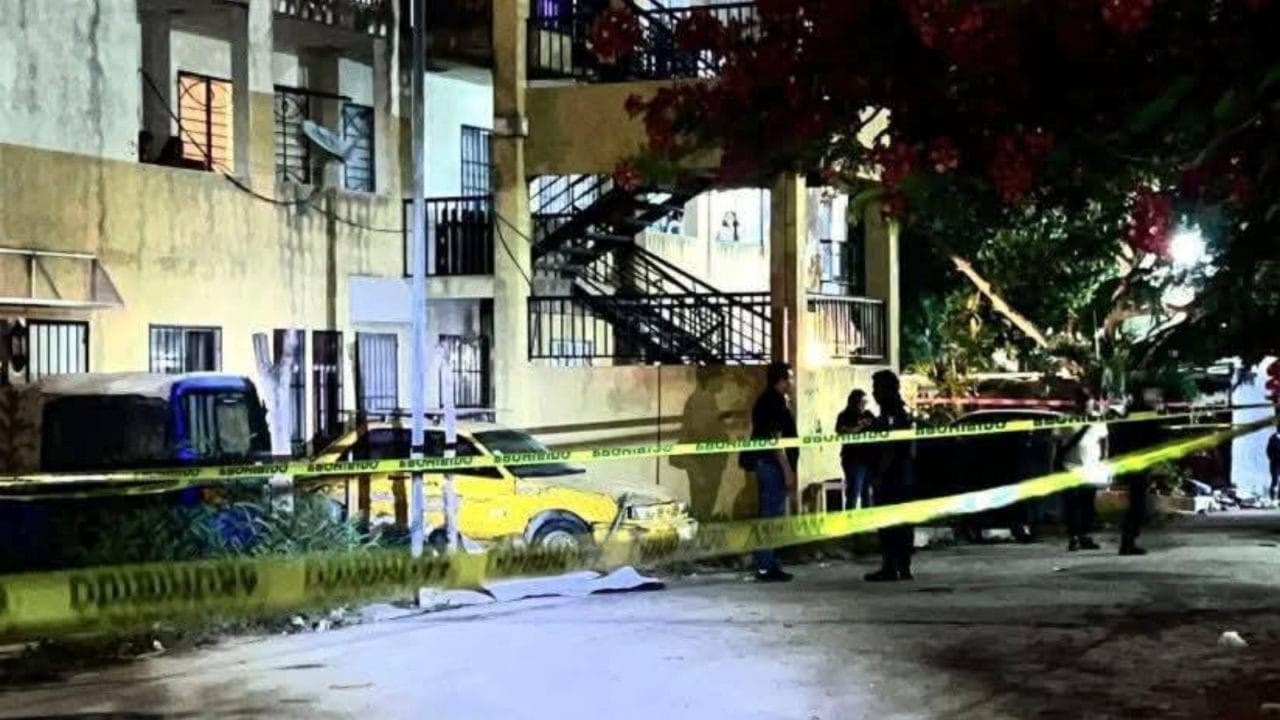 Justicia por su propia mano: vecinos de Cancún linchan a presunto ladrón Justicia por su propia mano: vecinos de Cancún linchan a presunto ladrón