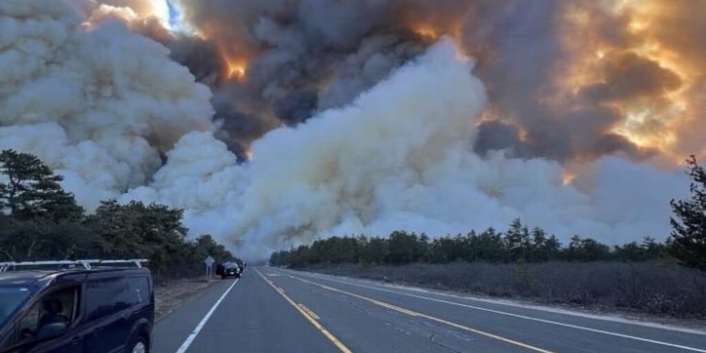 Fuego en Blue Island: incendio masivo deja un herido y daños