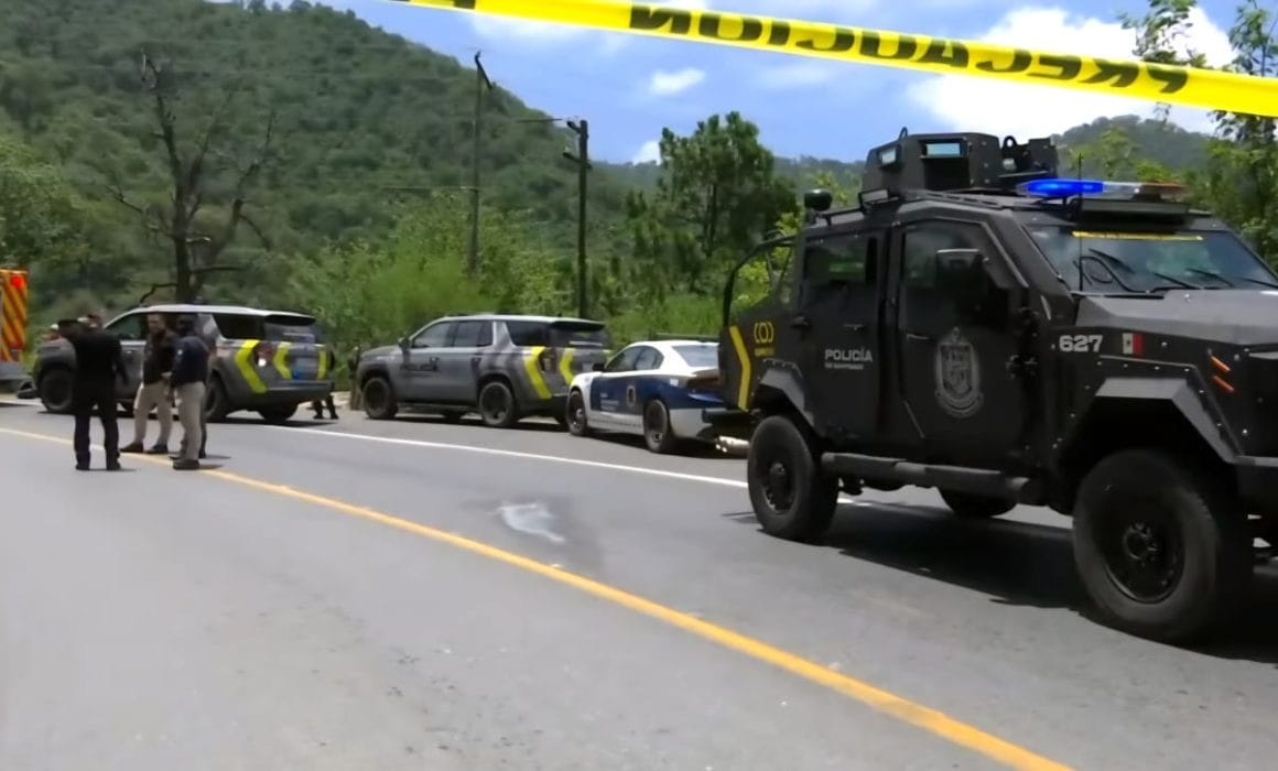 Hallan Cuerpo en Maleta en Zona Turística de Santiago, NL