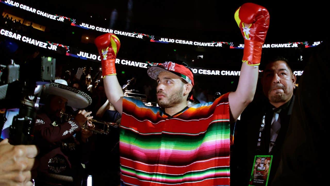 Detienen a Julio César Chávez Jr. en Los Ángeles; será deportado a México