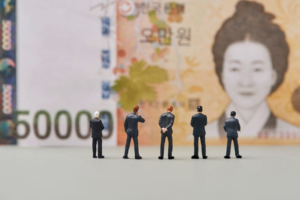 'No hay esperanza con mi sueldo': La crisis que azota a jóvenes