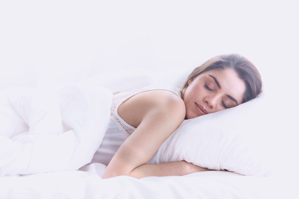La dieta que mejora el sueño: lo que comes impacta tu descanso
