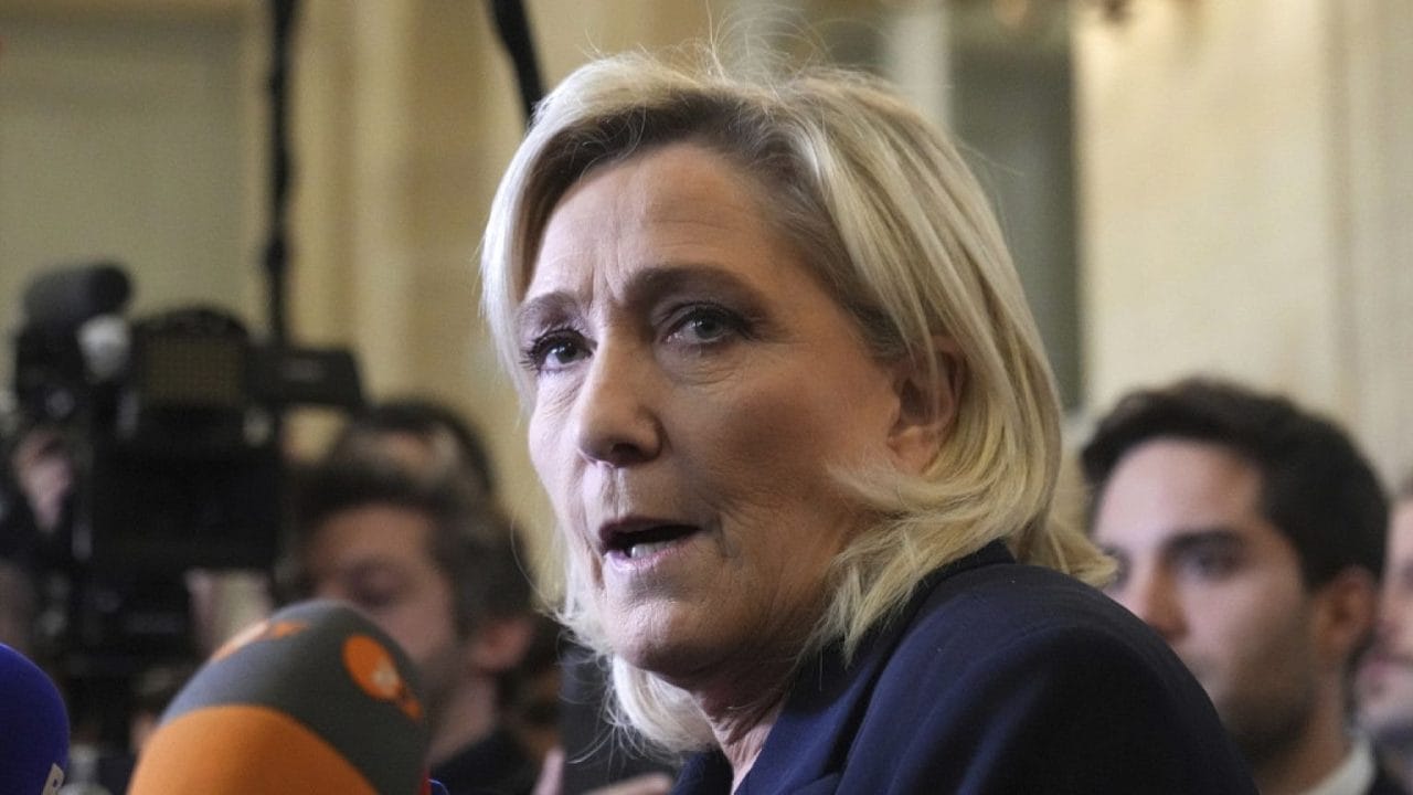 Le Pen Usa la Ola de Calor para Atacar al Gobierno Francés
