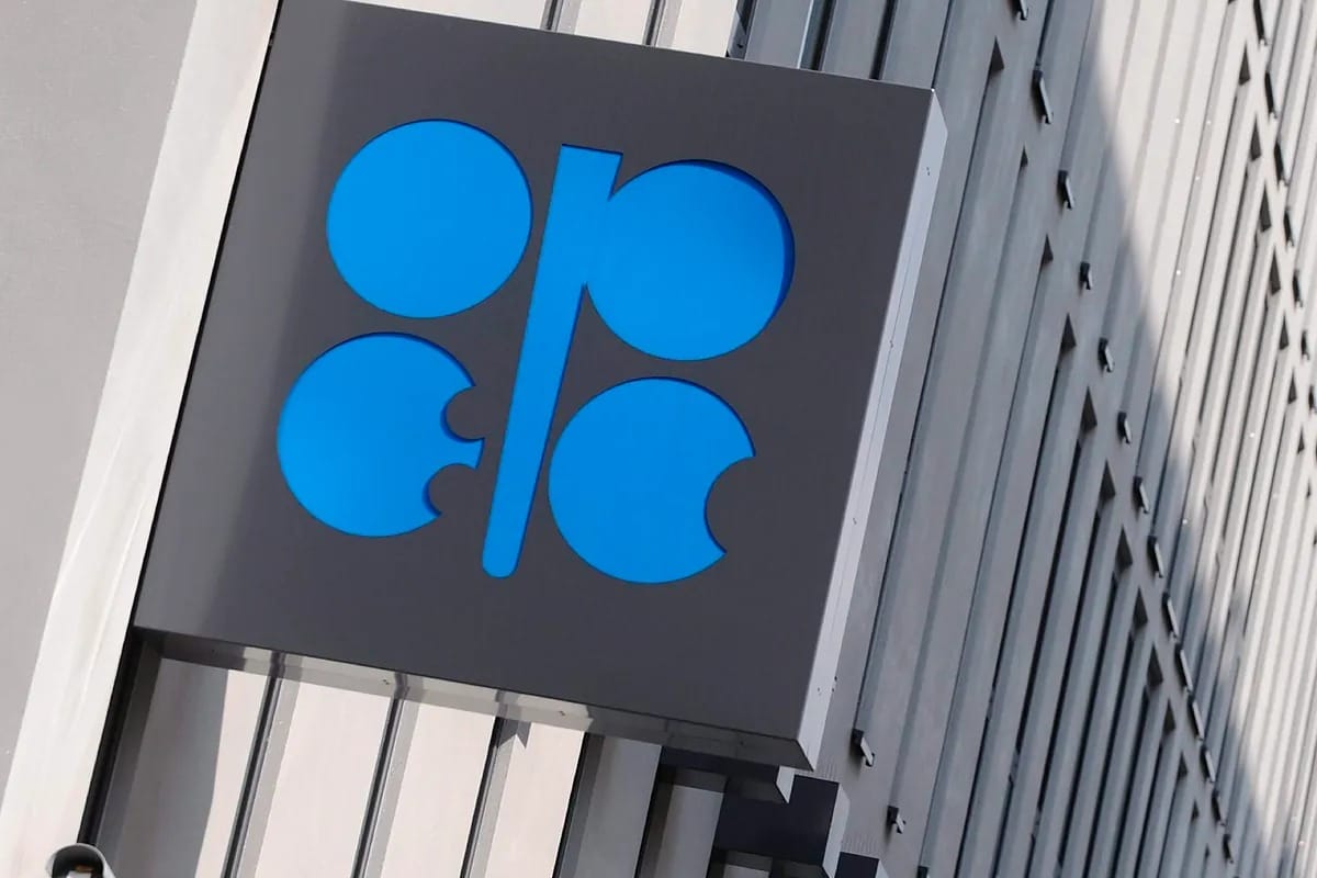 OPEP+ Sorprende al Mercado: ¿Bajará el Precio de tu Gasolina?