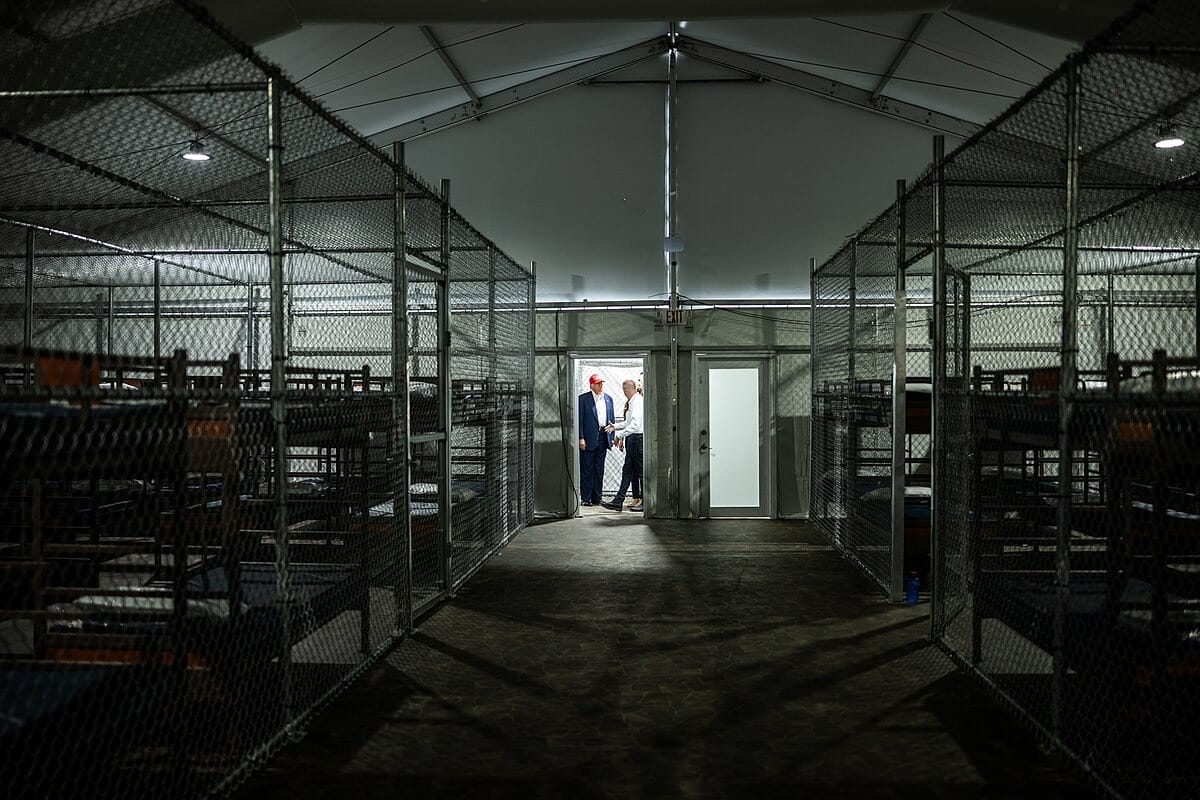 “Alligator Alcatraz”: Abren Polémico Centro de ICE con Apoyo de Marines