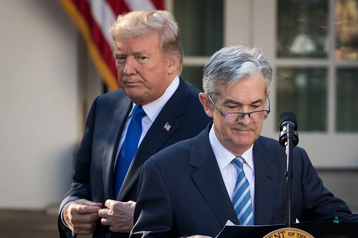 Powell desafía a Trump: La Fed culpa a los aranceles por no bajar tasas
