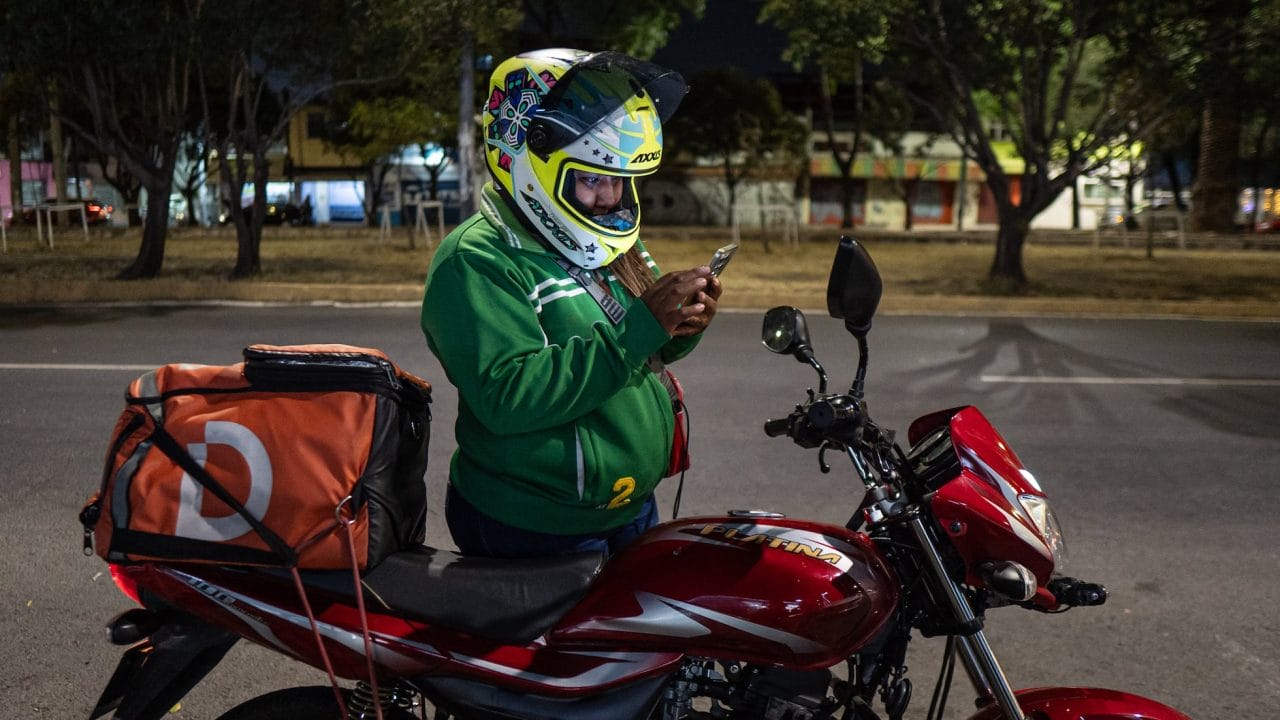 Revolución Laboral_ Repartidores de Apps ya Tienen IMSS y Aguinaldo Revolución Laboral: Repartidores de Apps ya Tienen IMSS y Aguinaldo