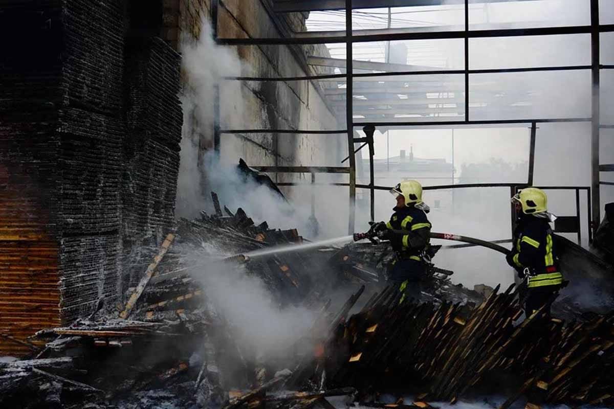 Rusia lanza ataque aéreo récord contra Ucrania con 728 drones y misiles