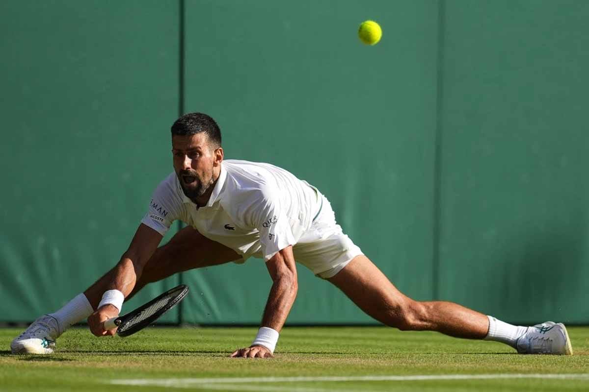 Sinner enfrentará a Djokovic en semifinales de Wimbledon tras vencer a Shelton