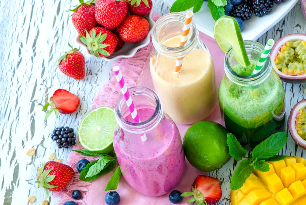 Smoothies y jugos tropicales que sí aportan nutrientes y saciedad