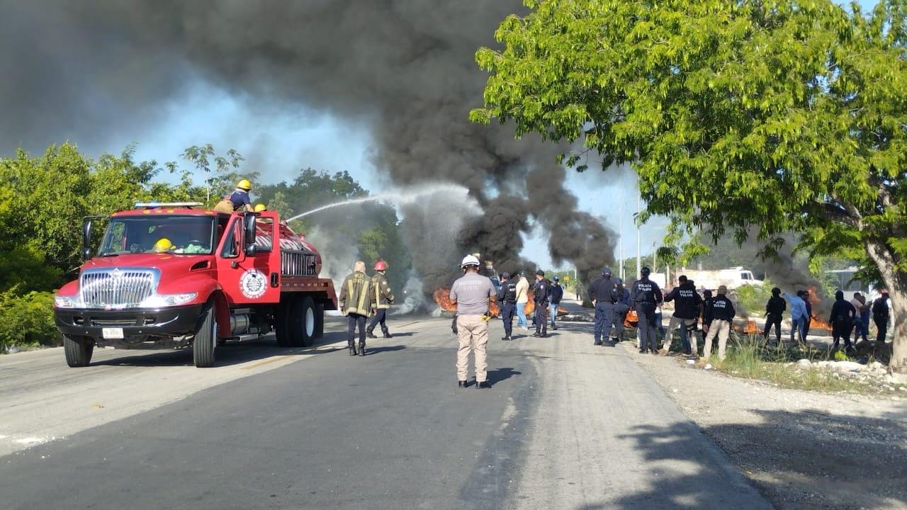 Tensión en Tulum: Desalojo y bloqueo en la colonia Tren Maya