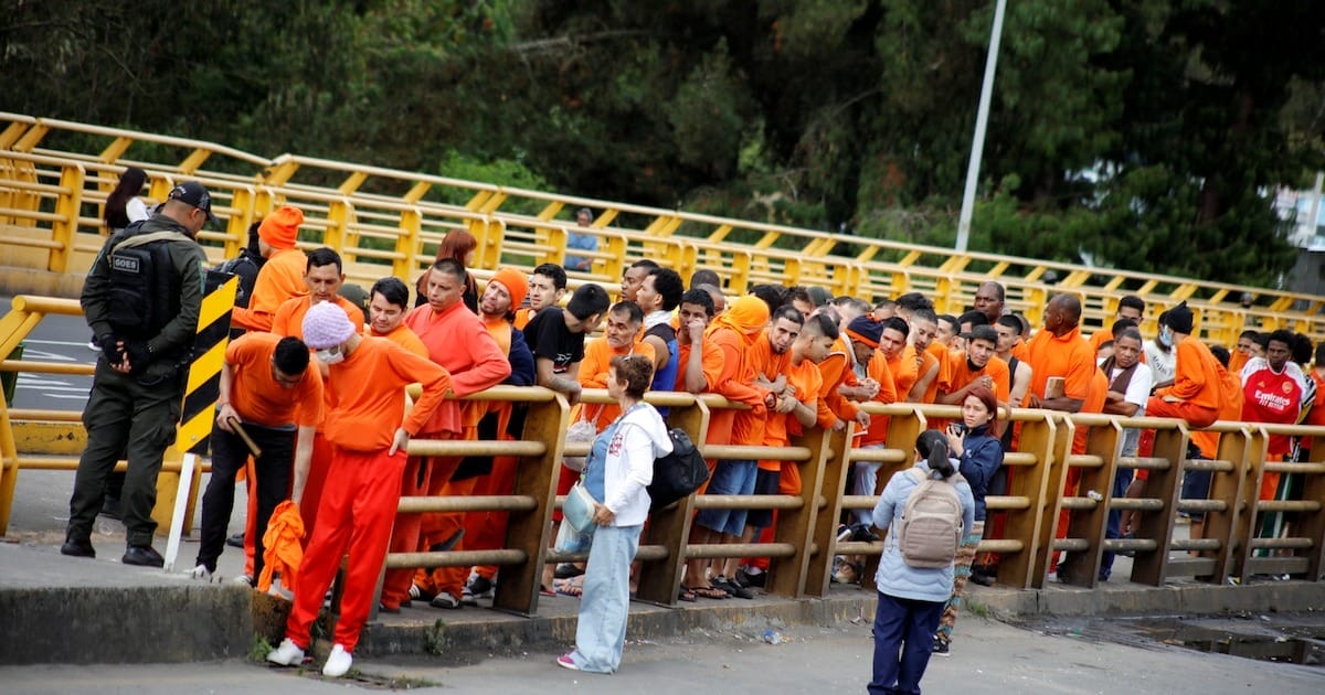 Varados en el Limbo: El Drama Humano de los Deportados en la Frontera