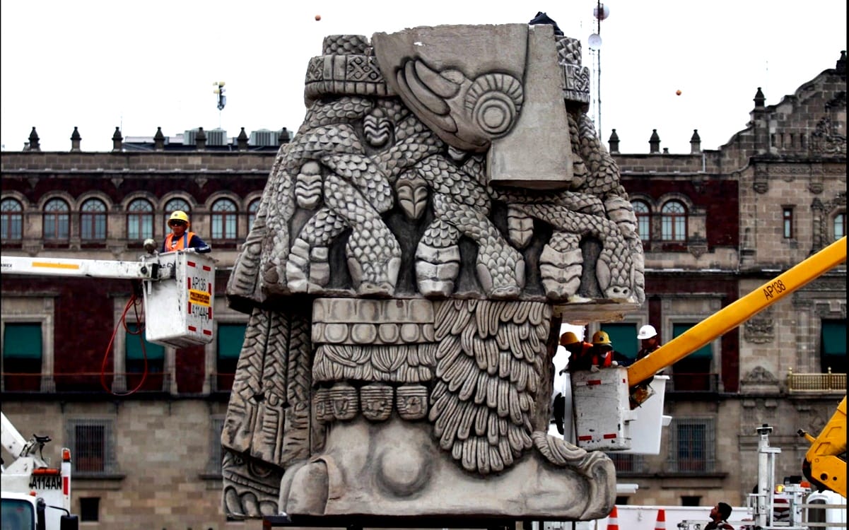 Zócalo se ilumina con la historia de Tenochtitlan en show monumental