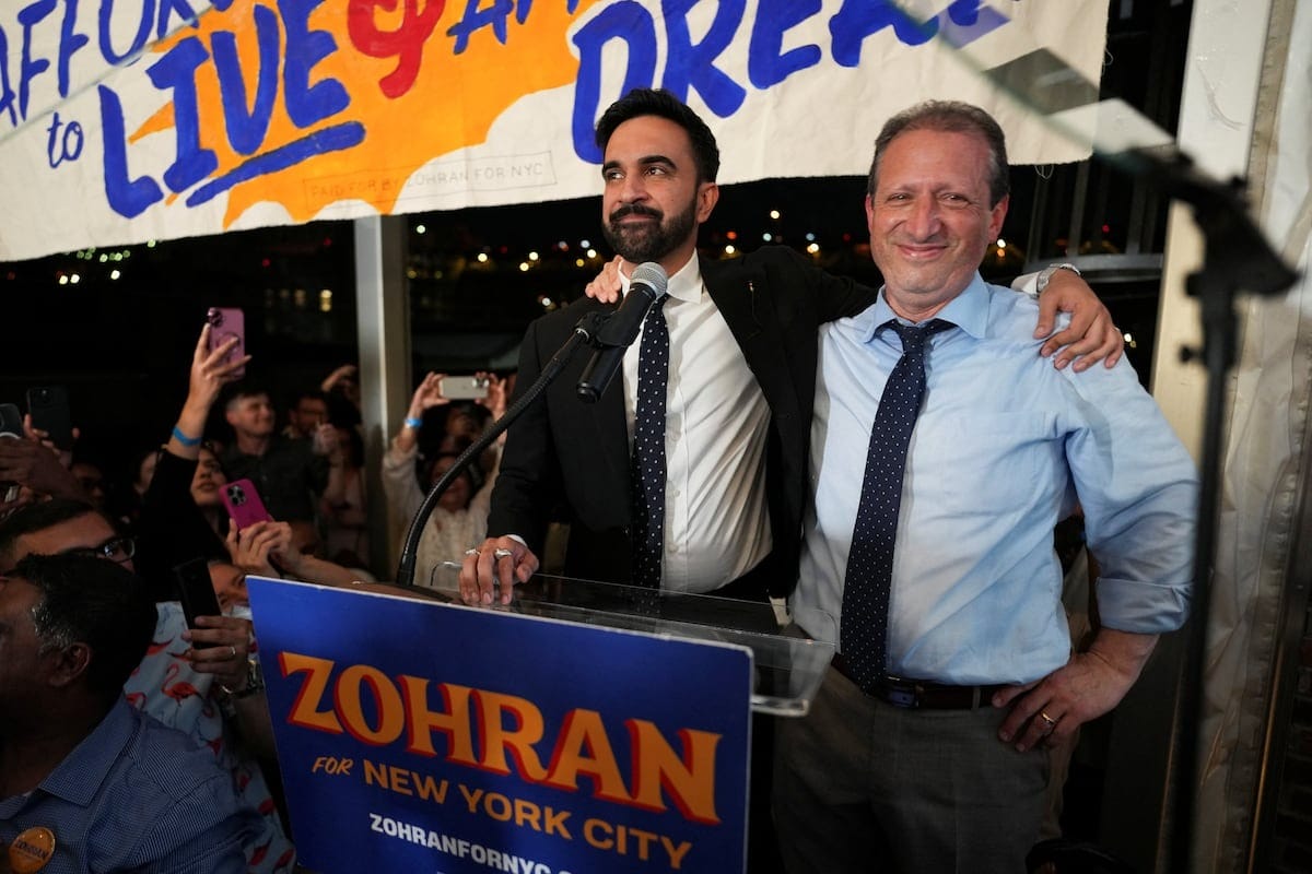 Sorpresa en NY: Socialista de 33 Años Vence a Cuomo para Alcalde