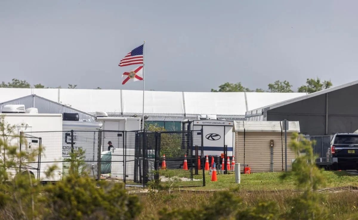 alligator_alcatraz_deportaciones EEUU inicia deportaciones masivas desde 'Alligator Alcatraz'