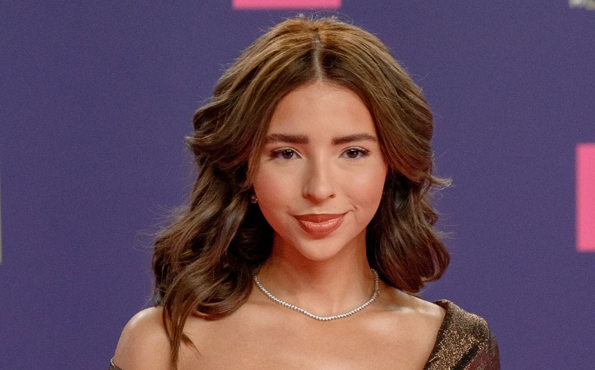 Ángela Aguilar deja fuera a México en su gira 2025; desata críticas en redes 