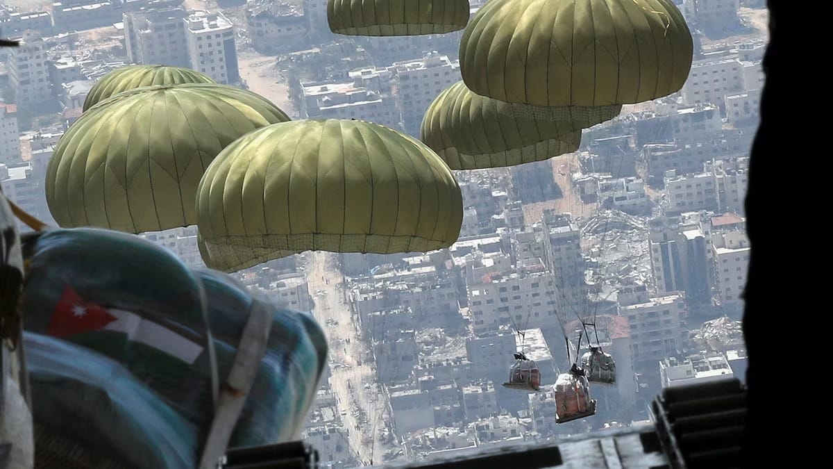 Reino Unido y Jordania lanzan ayuda aérea urgente para Gaza