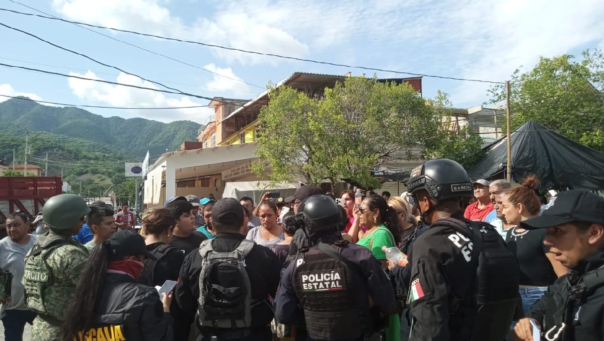 comunidad-sur-mexiquense-exige-combata Pueblo vs. Estado: Retienen a 60 agentes federales en Tlatlaya