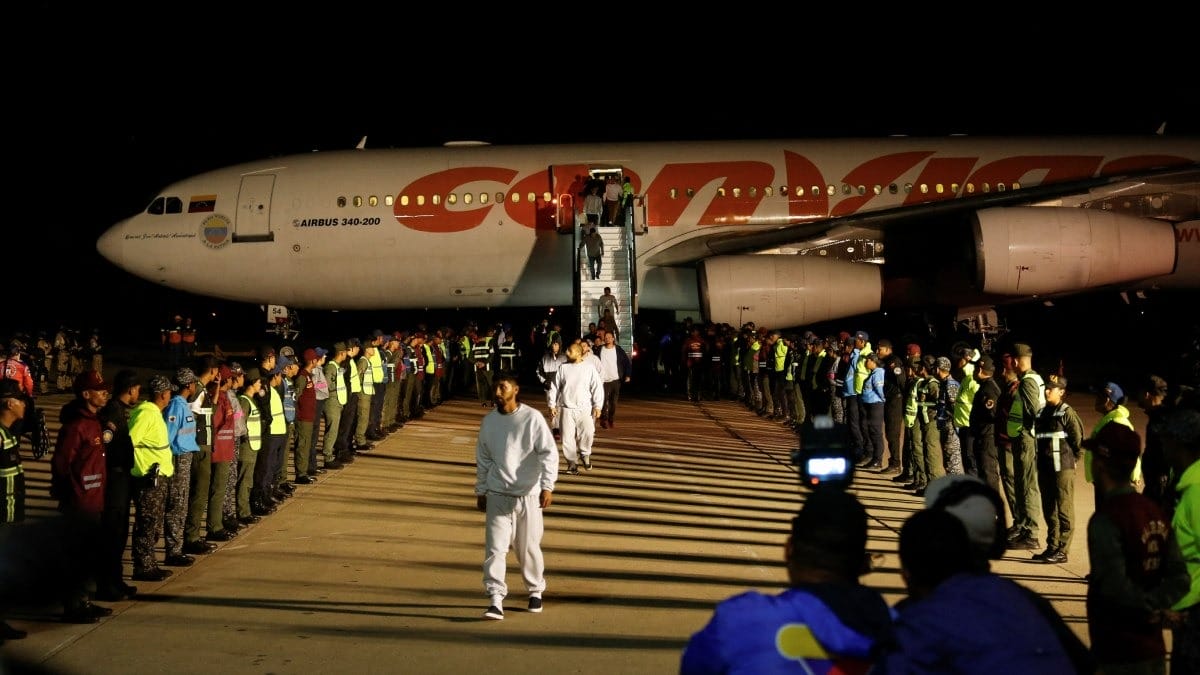 El pacto de deportación: migrantes en el centro del juego de poder