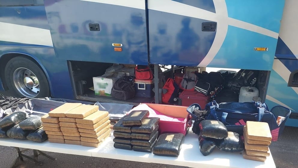 Autobús con pasajeros transportaba más de 5 millones de pesos en droga en Sonora