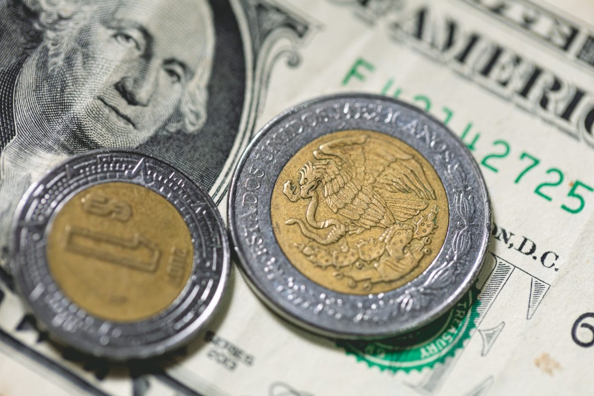 dolar-se-dispara-viernes-arriba-de-20-pesos Economía en Vilo: Dólar se Dispara y Trump Amenaza con Aranceles