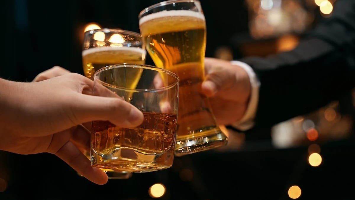 El riesgo de enfermedad hepática por alcohol se duplicó en 20 años