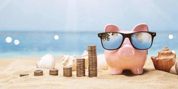 Cómo ahorrar en la playa sin renunciar a la diversión este verano