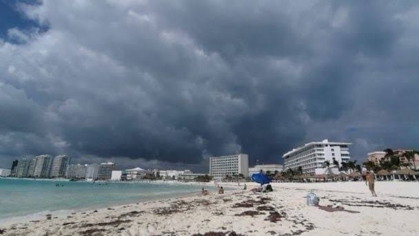 Onda tropical 13 provocará lluvias y bochorno en Quintana Roo este viernes