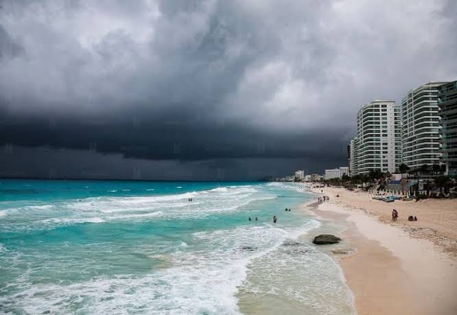 Onda Tropical 16 causará este lunes, bochorno y fuertes lluvias en Quintana Roo
