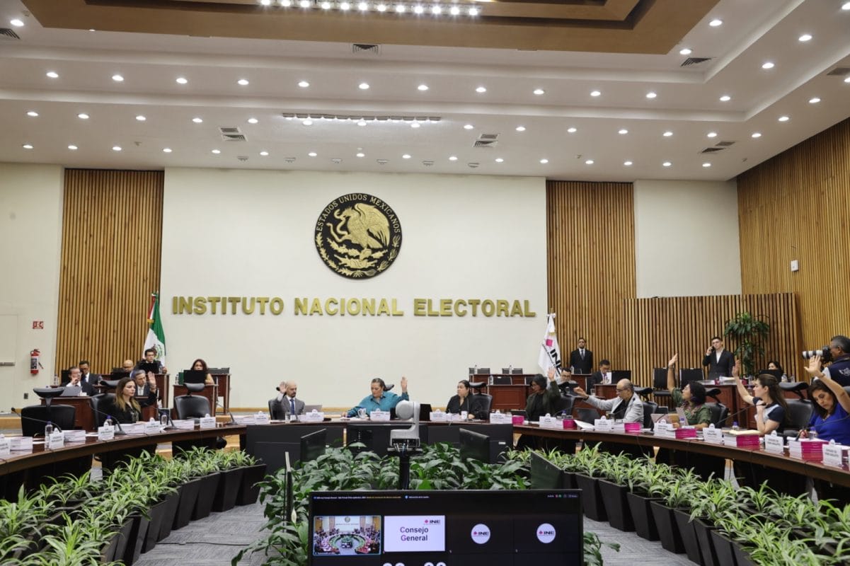INE entrega constancias de mayoría a jueces y magistrados electos en histórica elección judicial