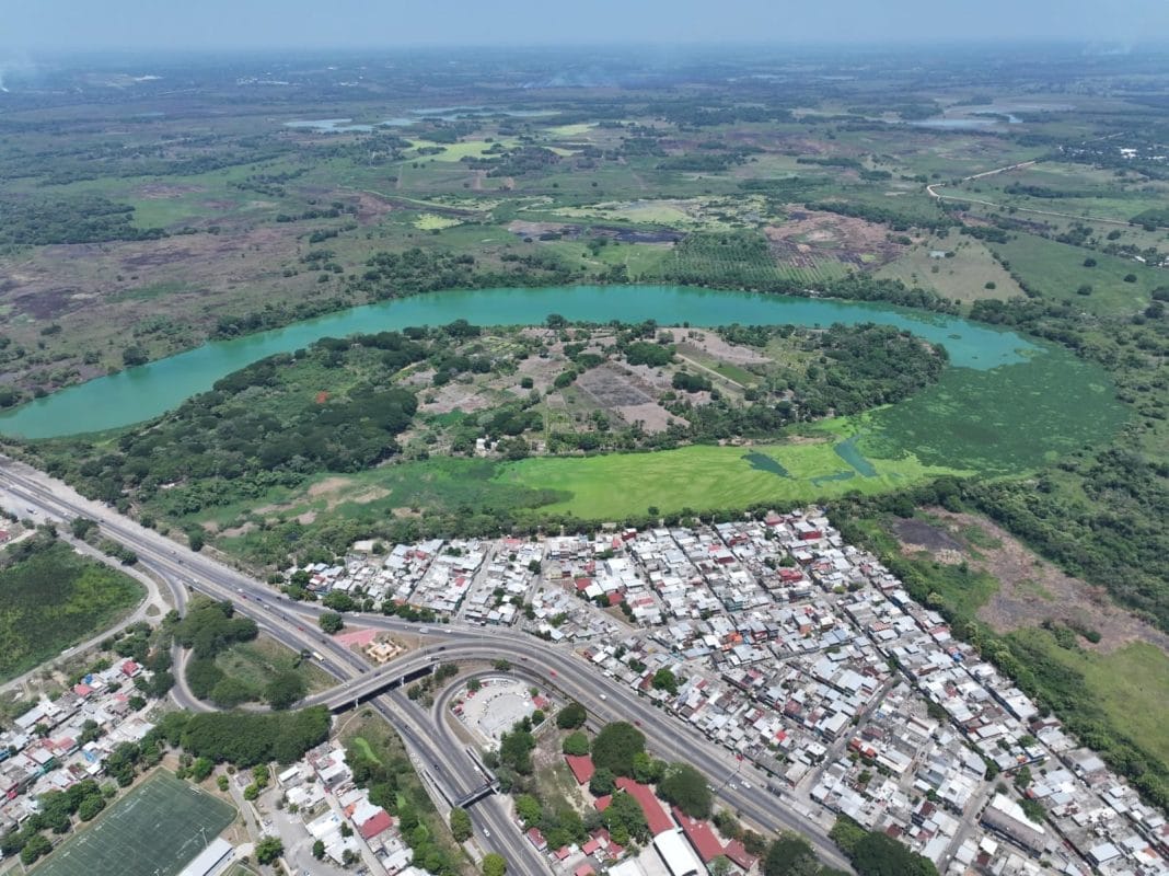 Javier May anuncia rescate ecológico de Laguna del Camarón