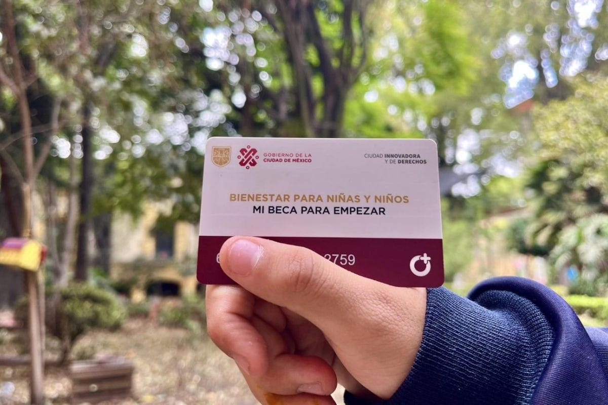 Mi Beca Para Empezar dará 1,100 pesos a estudiantes en agosto: Todos los detalles