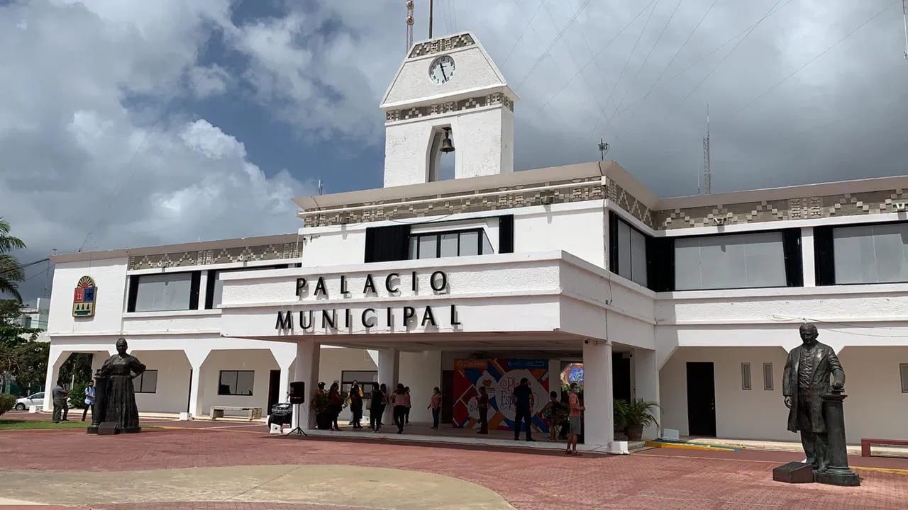 Focos rojos: Playa del Carmen y Cozumel, en la lista negra de deuda