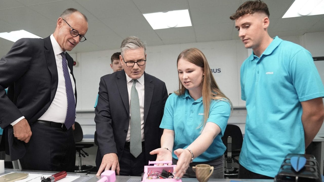 Reino Unido baja la edad de voto a 16 años y desata una guerra política