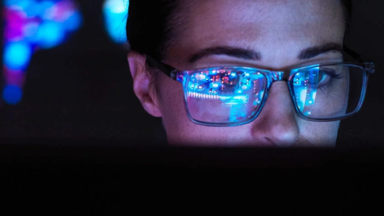 Fotos con famosos IA: el sueño viral que esconde un oscuro riesgo