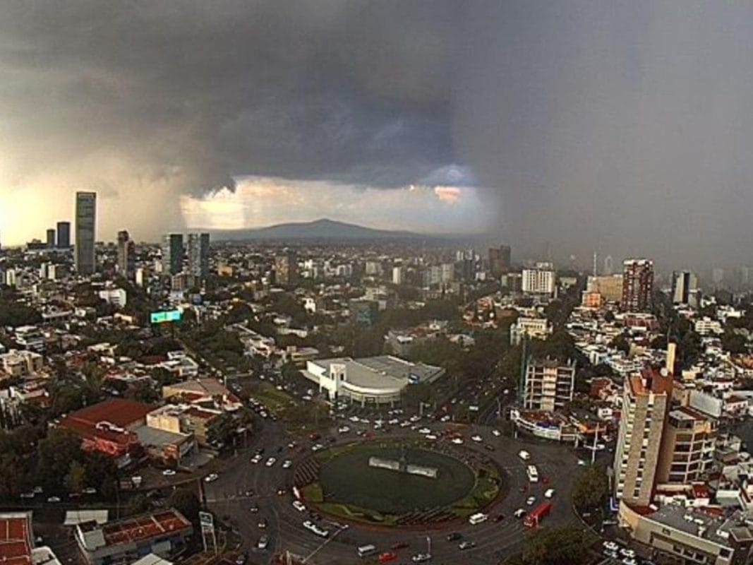 Doble alerta en Guadalajara: tormenta y aire nocivo este sábado
