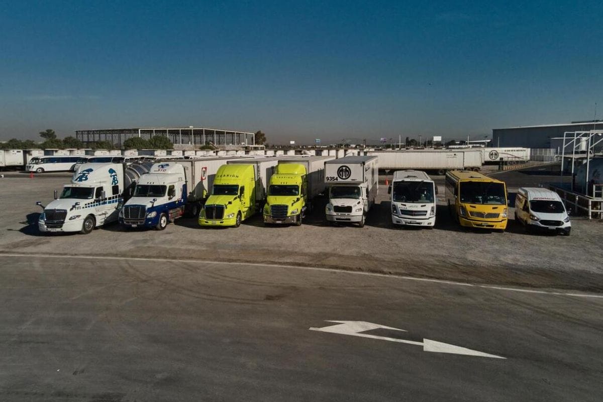 Efecto arancelario: Gigante logístico Traxión se desploma 73%