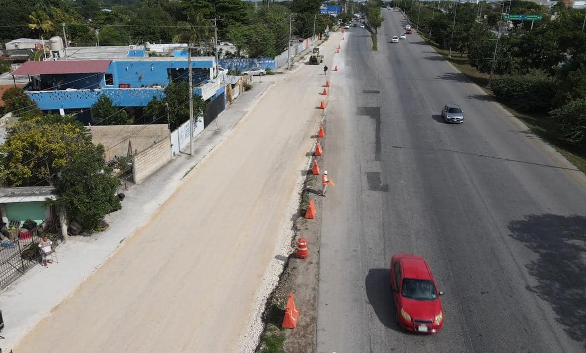 Cierran carril en periférico norte de Mérida