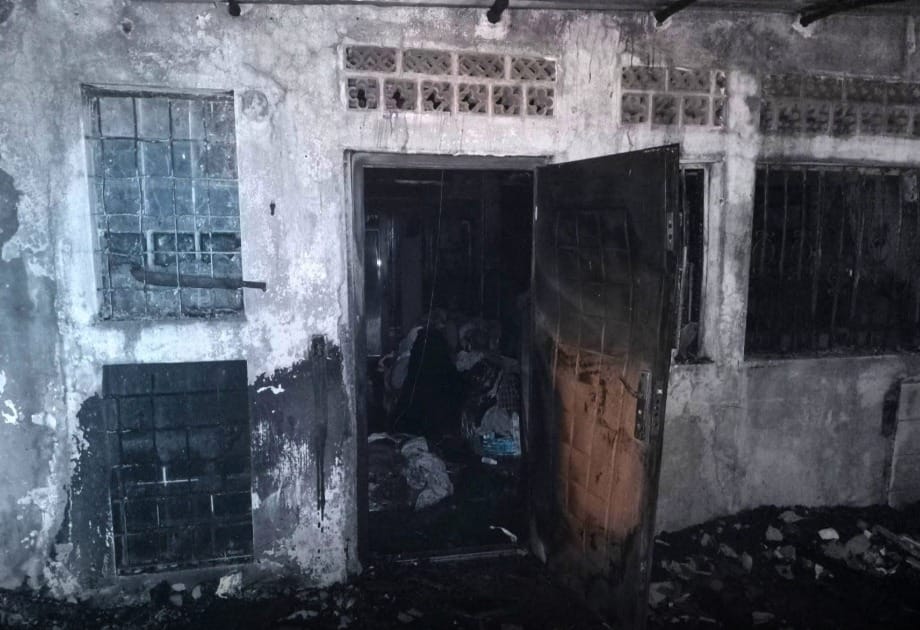 Incendio destruye vivienda en Cancún; vecinos vivieron momentos de pánico