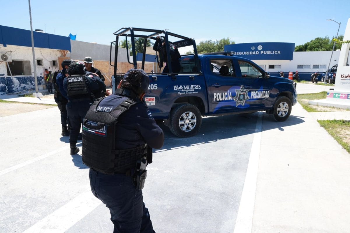 Capacitan a nuevos policías en Isla Mujeres