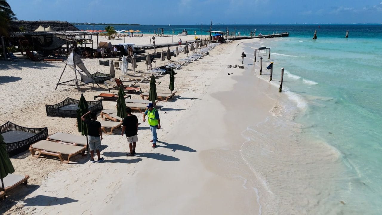 Recuperan accesos públicos al mar en Isla Mujeres Recuperan accesos públicos al mar en Isla Mujeres