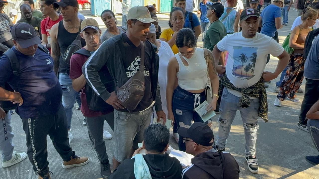 Estiman 300 mil migrantes varados en México por política migratoria de Trump