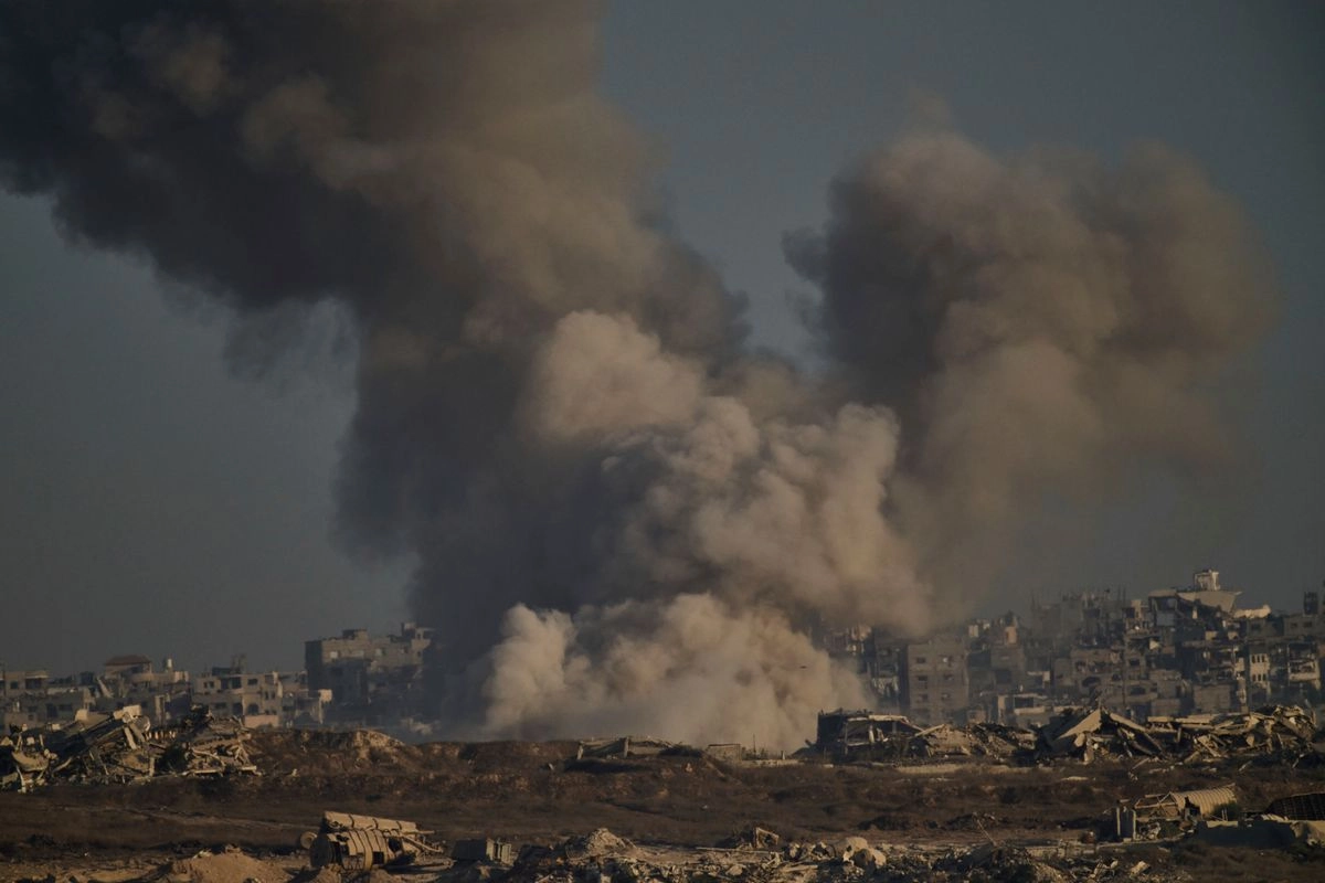 Ataques israelíes dejan 47 muertos en Gaza tras bombardeos a tiendas de campaña