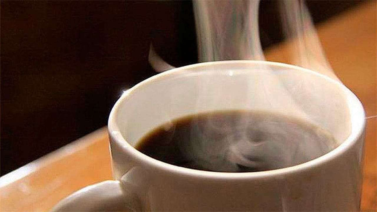 Beber café, té o mate muy caliente eleva riesgo de cáncer de esófago