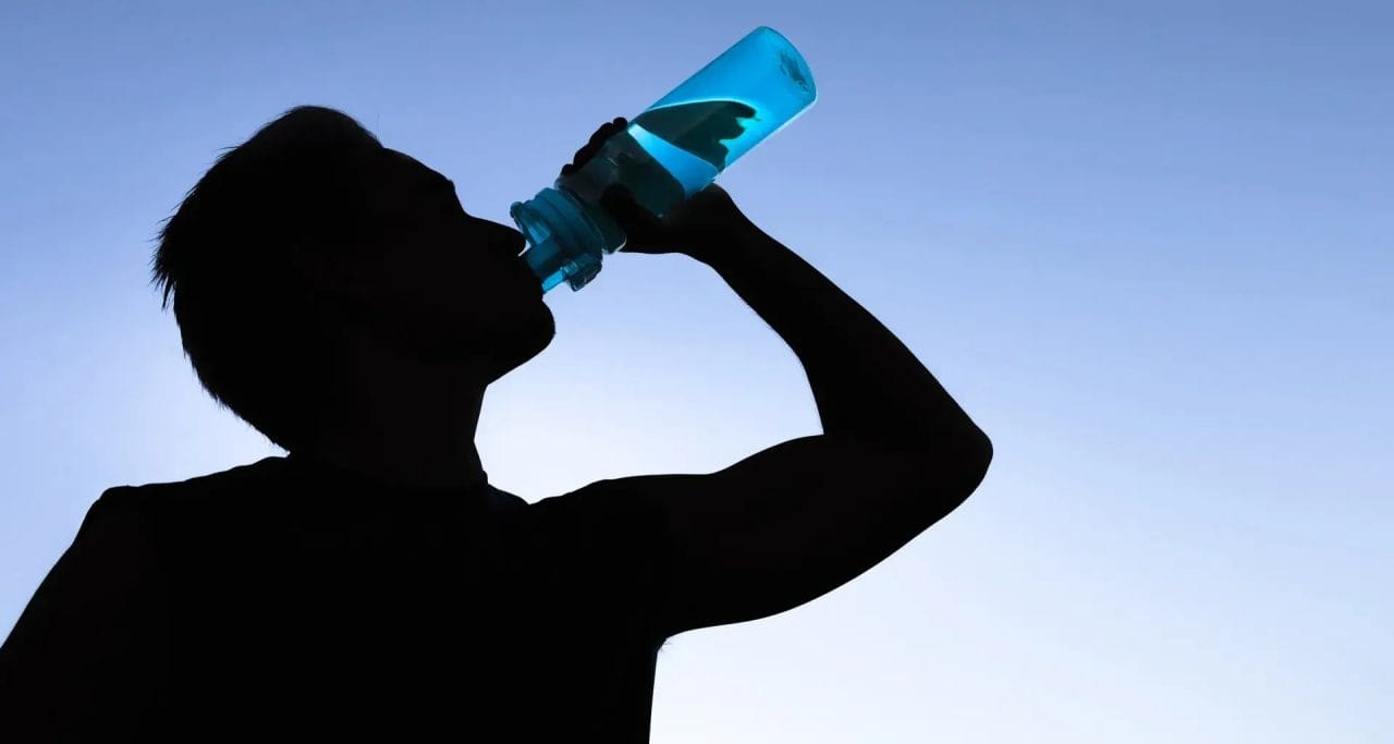 Bebidas con electrolitos: ¿hidratan o ponen en riesgo la presión arterial?