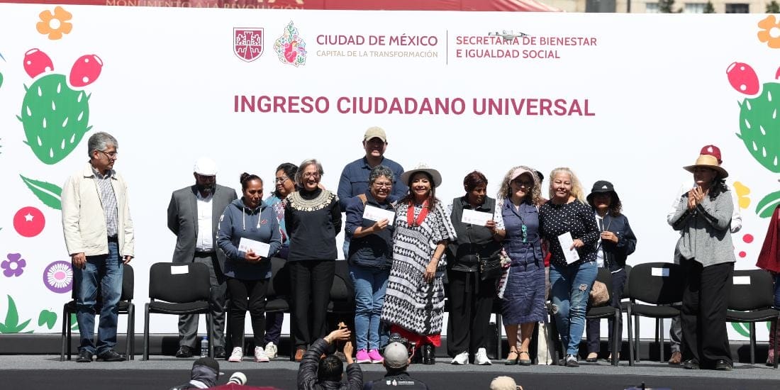 Brugada entrega pensión de 2 mil pesos en CDMX: qué es el Ingreso Ciudadano Universal