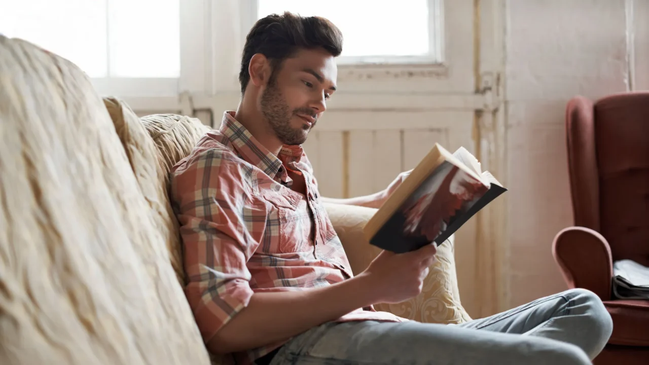 ¿Por qué es importante leer más libros y cómo puedes acostumbrarte a ello?