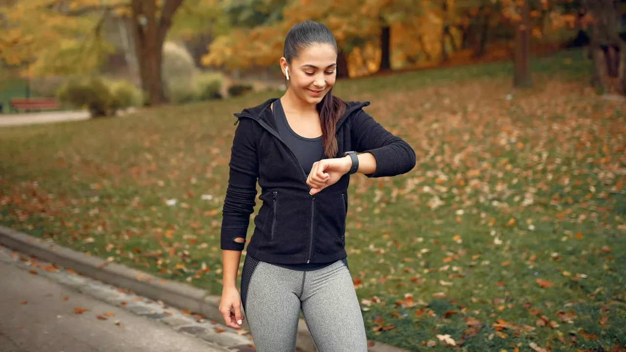 Caminata japonesa: la nueva tendencia que mejora el bienestar físico y cómo realizarla de manera correcta