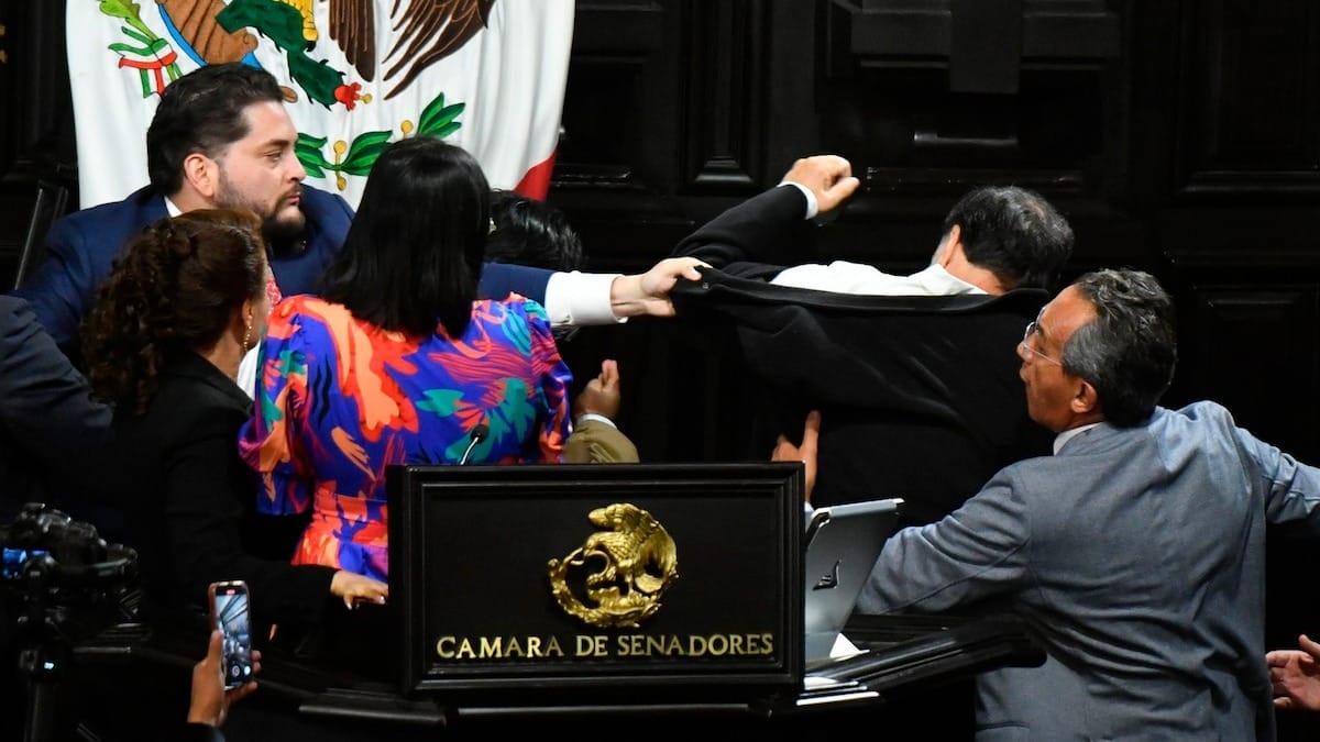 Carlos Mancilla: el diputado priista que golpeó a Noroña en el Senado